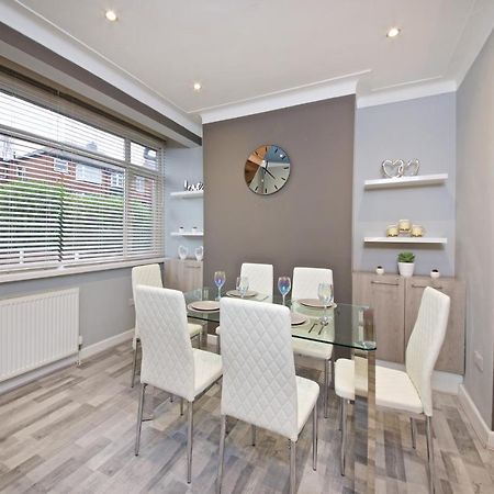 Beautiful Cozy Home With Free Parking Manchester Zewnętrze zdjęcie