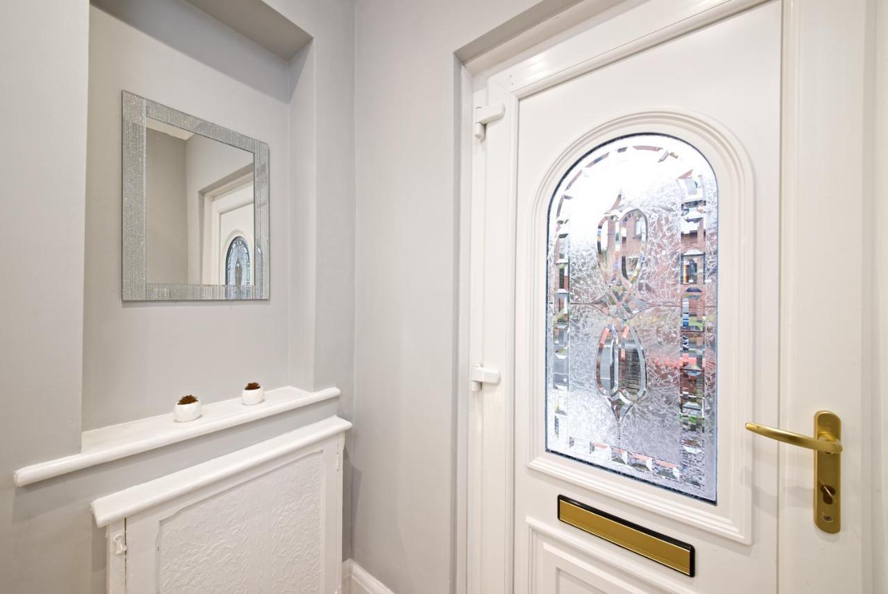 Beautiful Cozy Home With Free Parking Manchester Zewnętrze zdjęcie