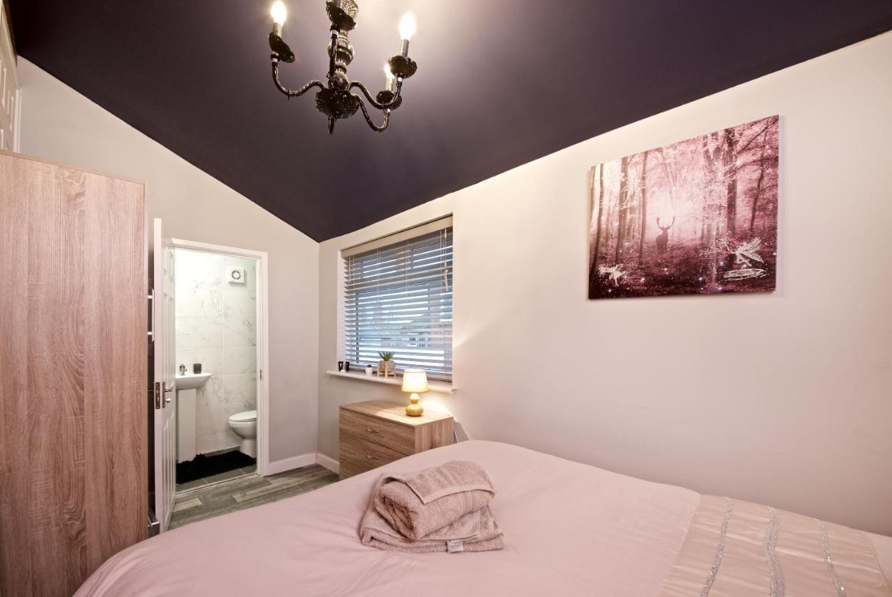Beautiful Cozy Home With Free Parking Manchester Zewnętrze zdjęcie