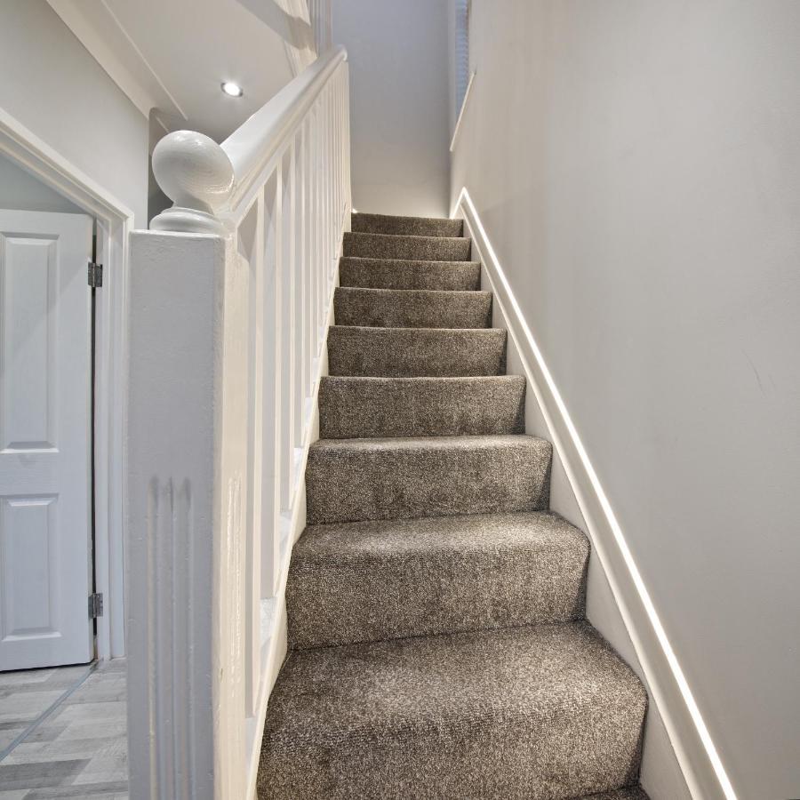 Beautiful Cozy Home With Free Parking Manchester Zewnętrze zdjęcie