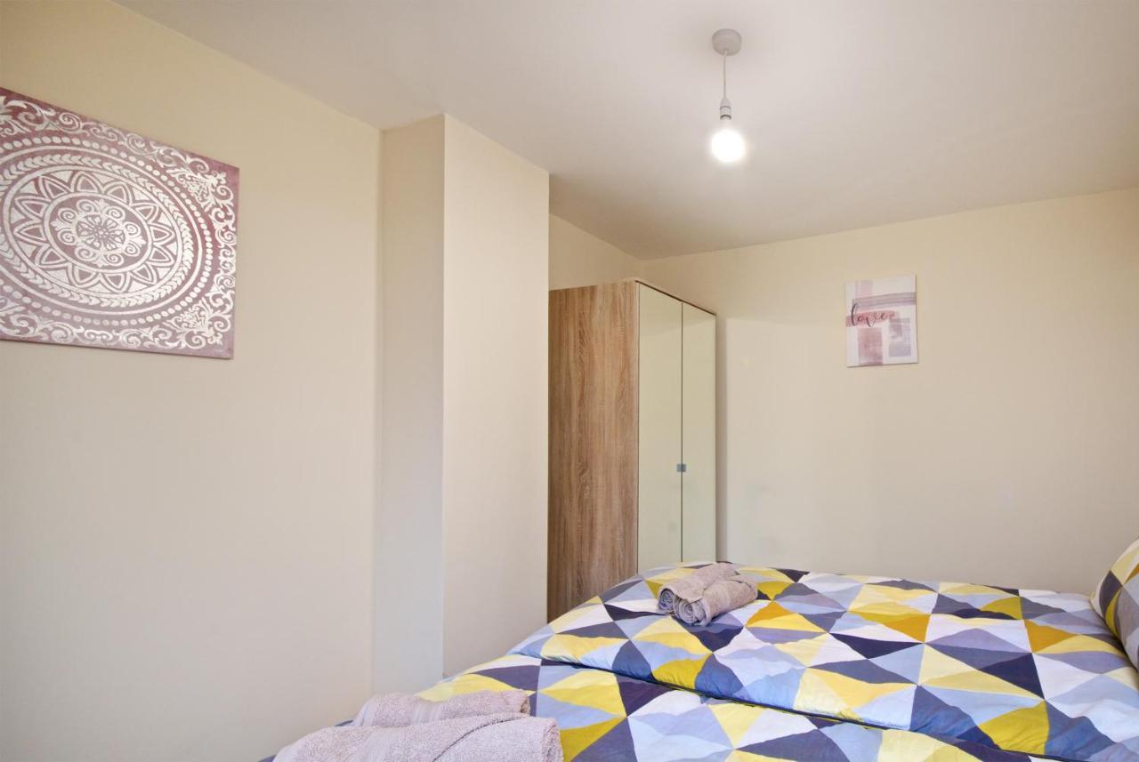 Beautiful Cozy Home With Free Parking Manchester Zewnętrze zdjęcie